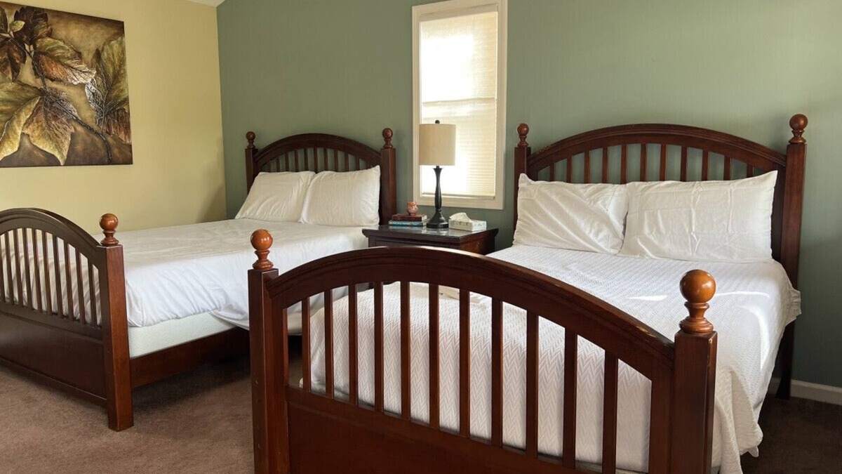 Waynesboro Hotel | Serene Cedar's Edge Room 2