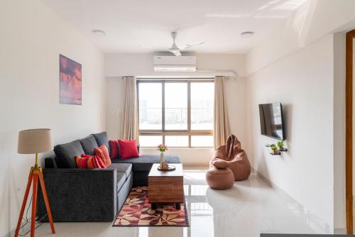 Santacruz Apartment | Serene, Chic & Sunlit 2BHK near Airport & BKC