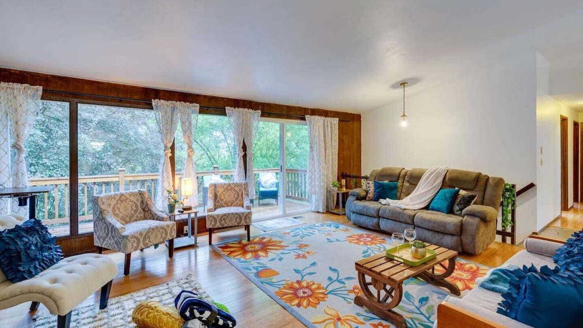 Lake Forest Park House | Serene & Cozy Home in Lake Forest Park