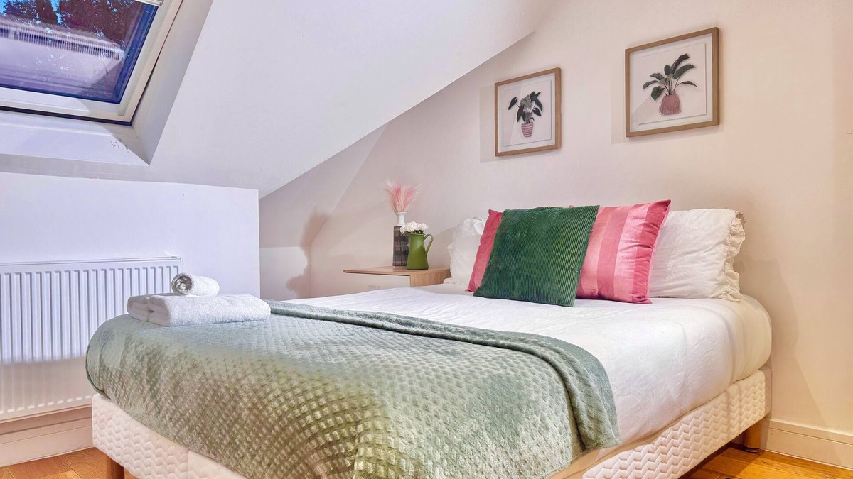 Barnhill Apartment | Serene En-suite 30min to Central London