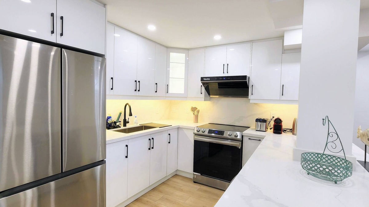 Glen Abbey House | Serene High-celling Retreat in Upsacle and Safe Neighbourhood