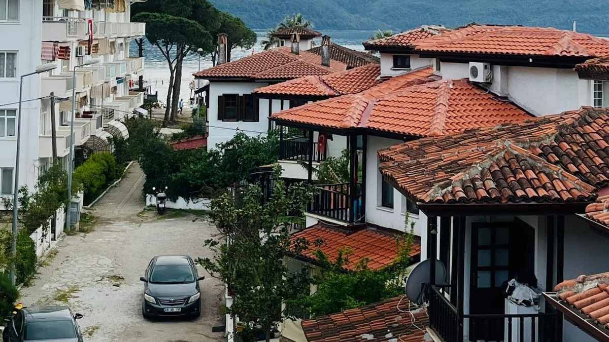 Akyaka City Center Apartment | Serene Home 180 m to Akyaka Beach