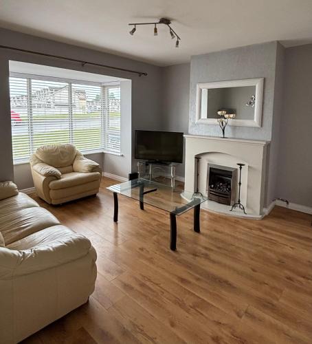 Ennis House | Serene Home