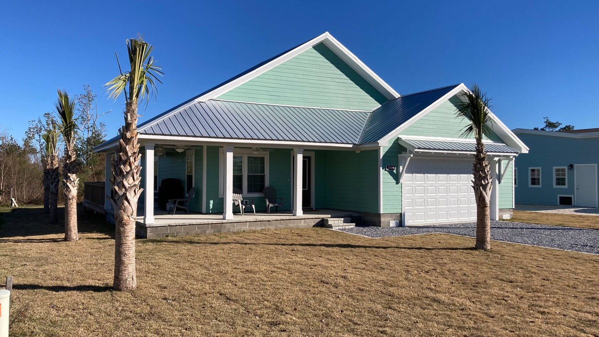 Grand Isle House | Serene home with grill, patio, deck, & kitchen - snowbird friendly