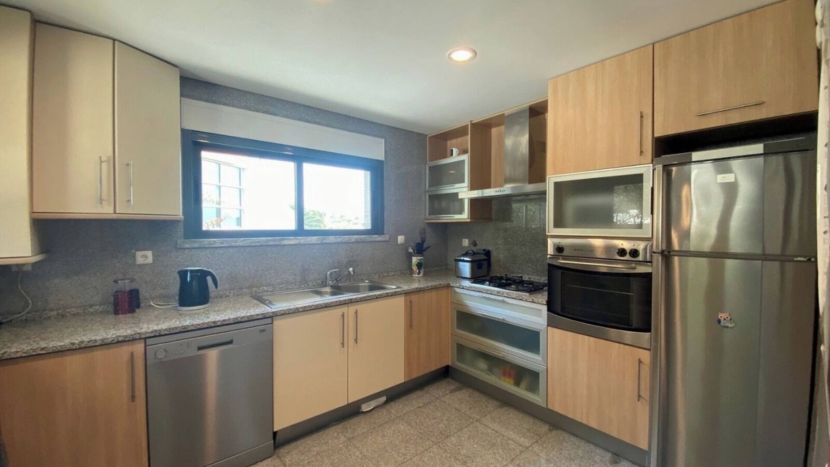 Zambujal House | Serene house 2 minutes from Sesimbra beach, very quiet.