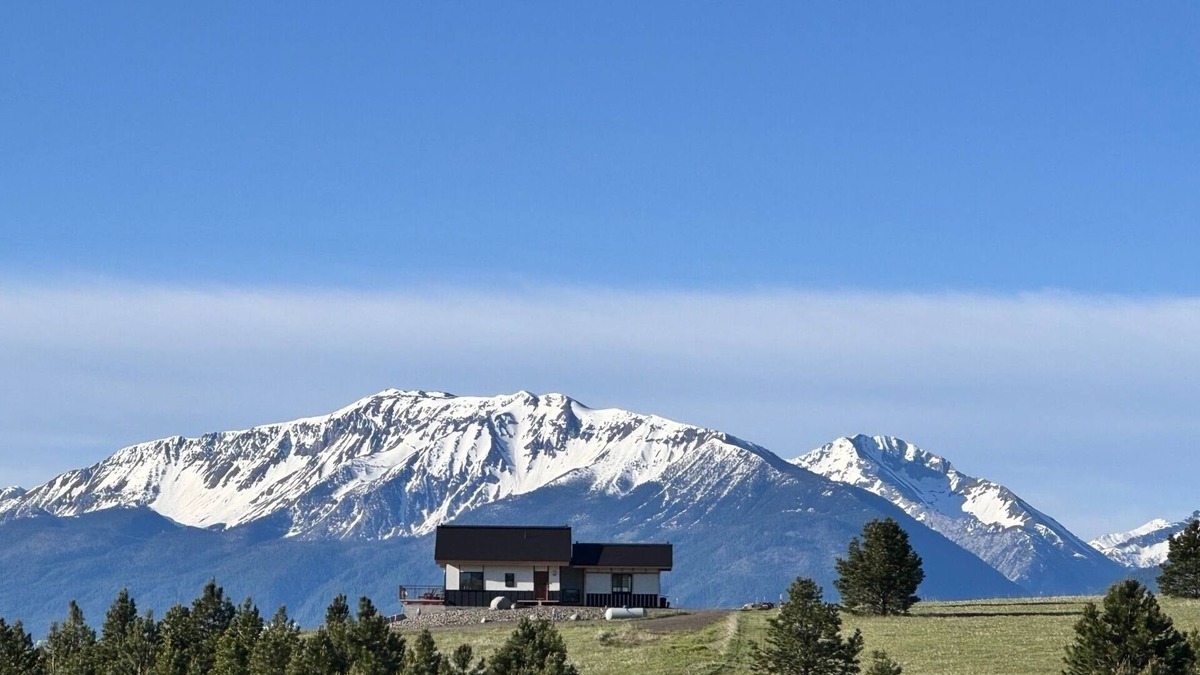 Enterprise House | Serene Japanese Home with Breathtaking Views in Oregon — Only 15 Min to Joseph