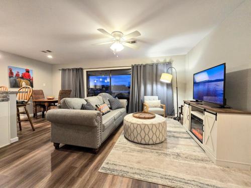 Hot Springs Apartment | Serene Lakefront Retreat