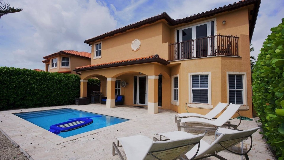 Tamiami House | Serene Miami Pool Home