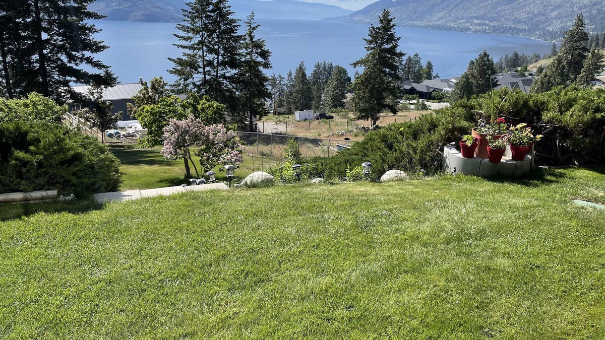 Central Okanagan House | Serene, modern suite with spectacular lake views