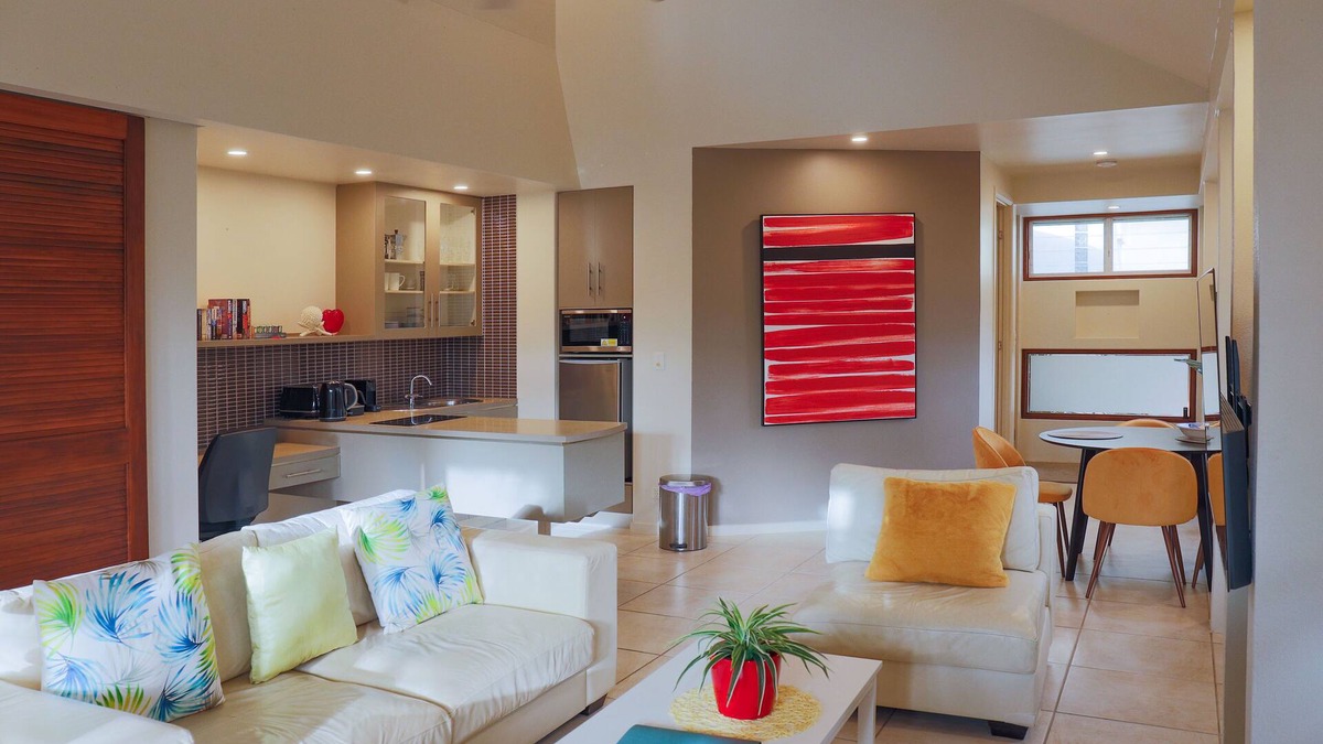 Buderim Apartment | ~Serene Oasis:Spacious Villa ~Air Con, Patio,10 mins to beaches,eateries,CBD~n