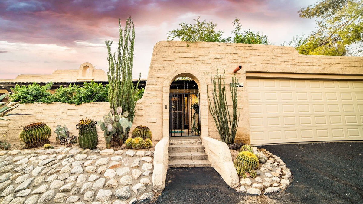Pueblo Villas House | Serene Pueblo Style Townhome in Scenic North Central Tucson