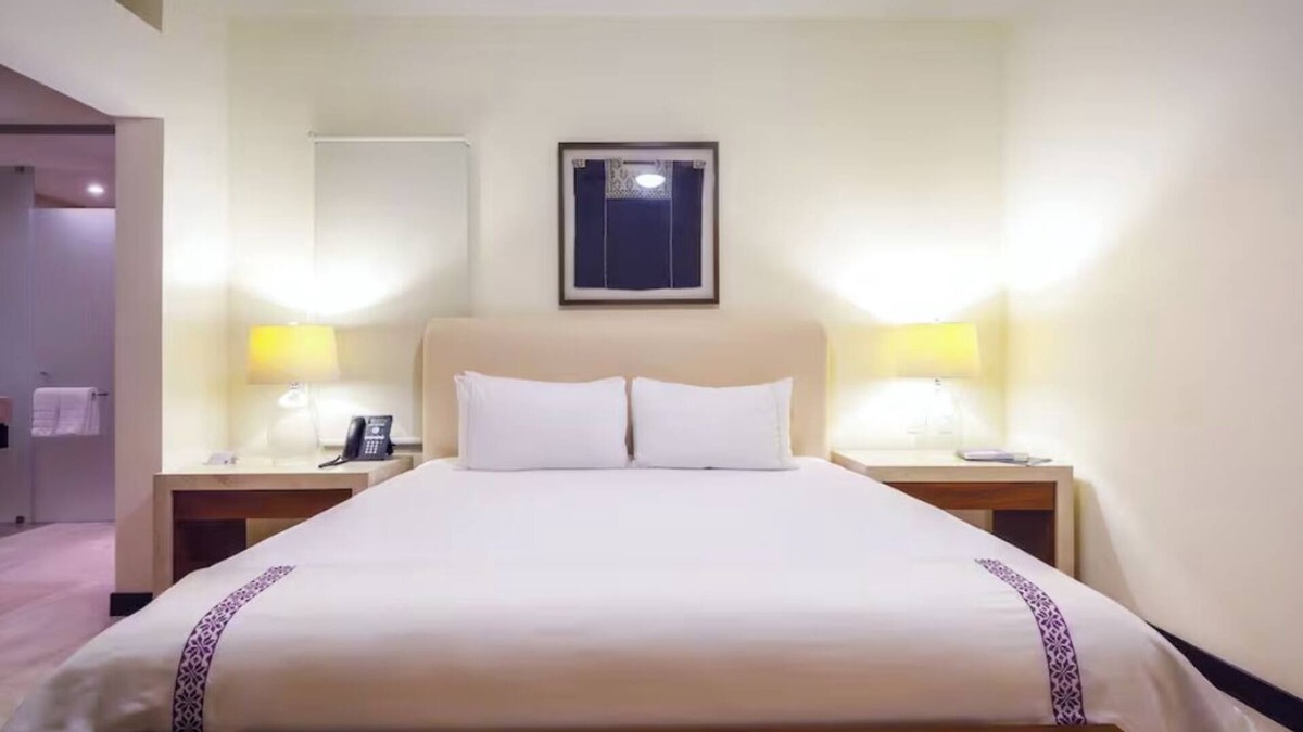 La Cruz de Huanacaxtle Resort | Serene Resort Junior Suite with King bed & Sofa bed- Jungle and Ocean Views
