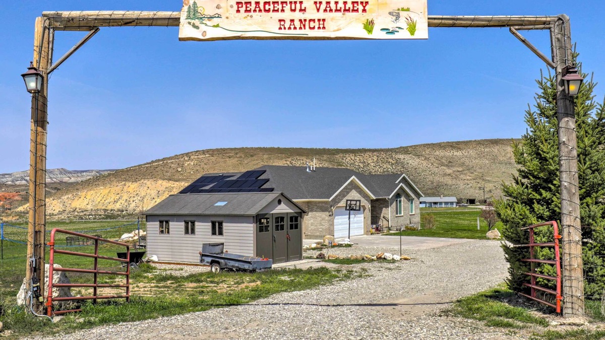 Sterling House | Serene Sterling Getaway, Near Palisade State Park!