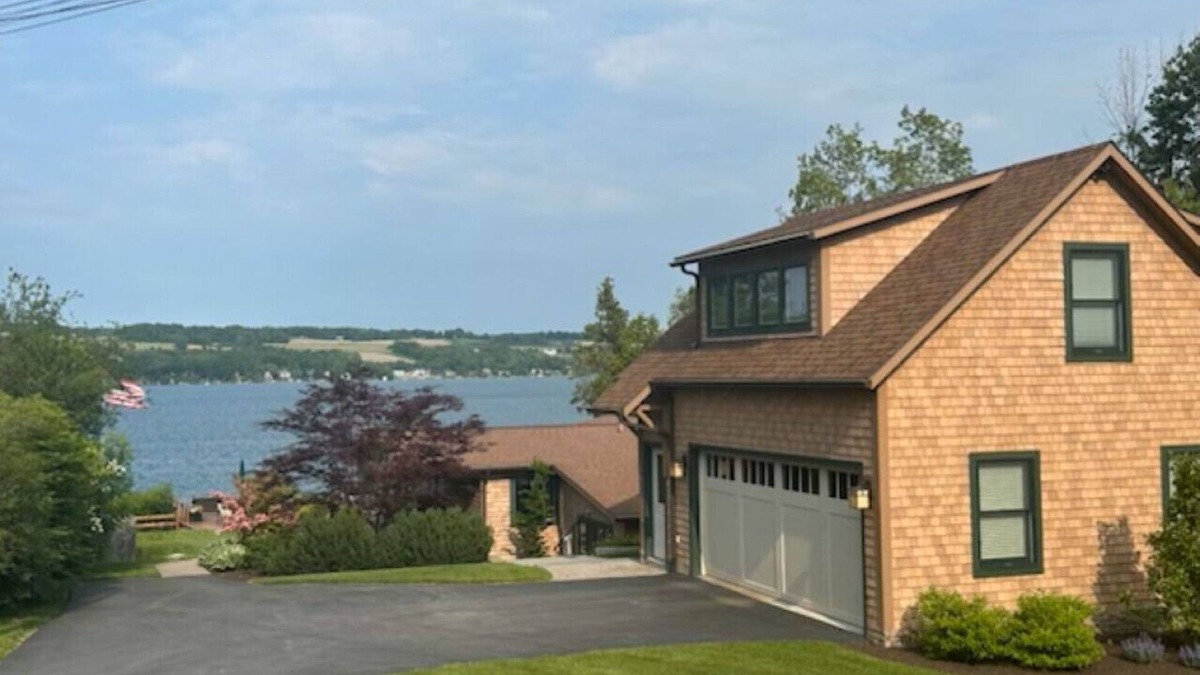 Skaneateles House | Serene Studio-Skaneateles Lake Front