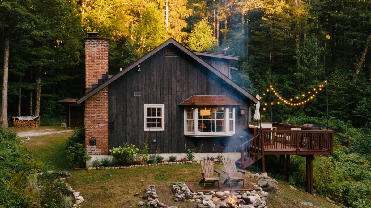 East Haven  Rutland County House | Serene Woodland Retreat | Leaf-Peeping Paradise This Autumn, VT. 20 min to Killington/14 to Pico.