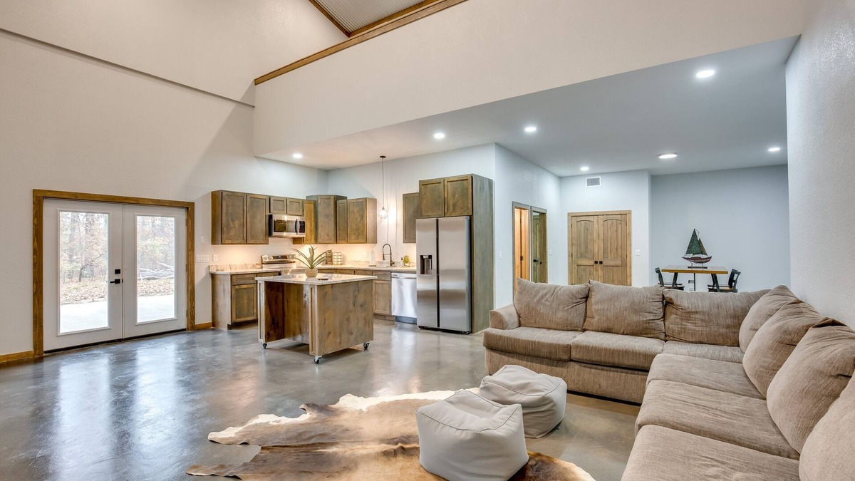 Yantis House | Serene Yantis Getaway - 1 Mi to Lake Fork!