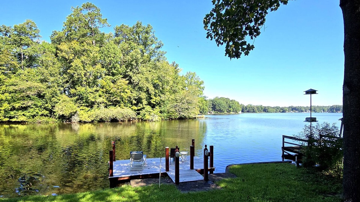 Macon House | Serenity At The Lake - Family Getaway
