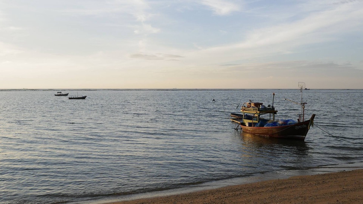 Si Racha Villa | Serenity Beachfront room - Private beach - Near Bangkok/Pattaya