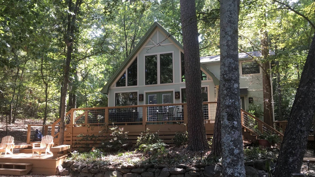 Scroggins House | Serenity. Beautiful Lake Cypress Springs Cabin with Boat Slip.