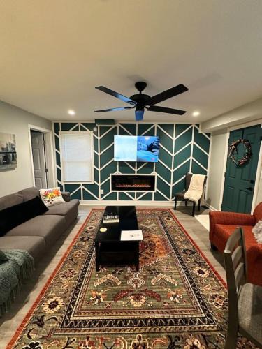 Charlotte Apartment | Serenity Haven - Modern Retreat