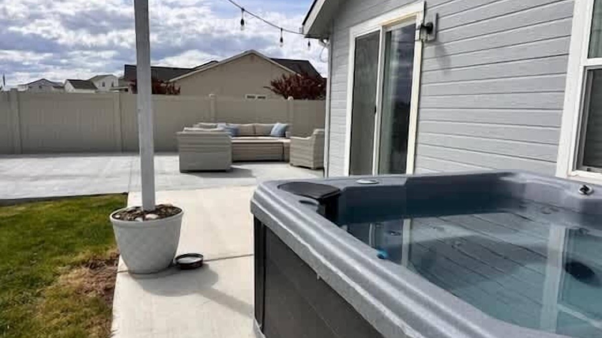 Caldwell House | Serenity Haven Retreat: 4BR + HOT TUB