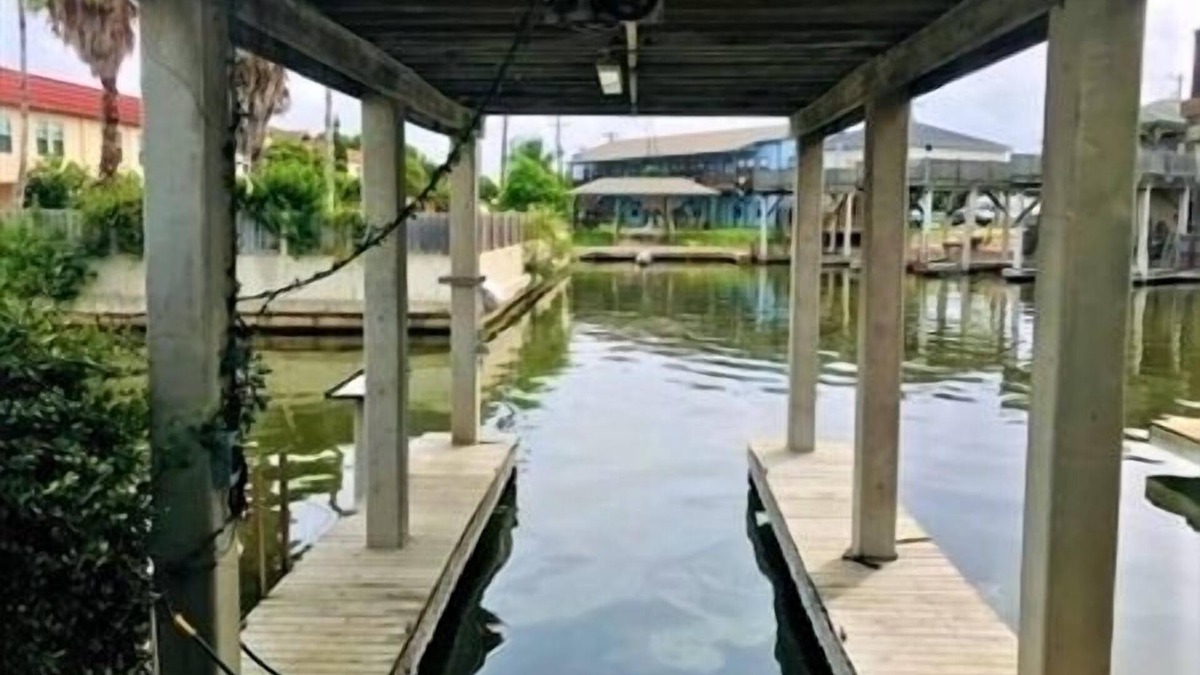 Port Mansfield House | Serenity Home. 2 Bedroom, 2 Bath. Sleeps 6. 5 Beds. 2 Boat Slips. Fishing Light.
