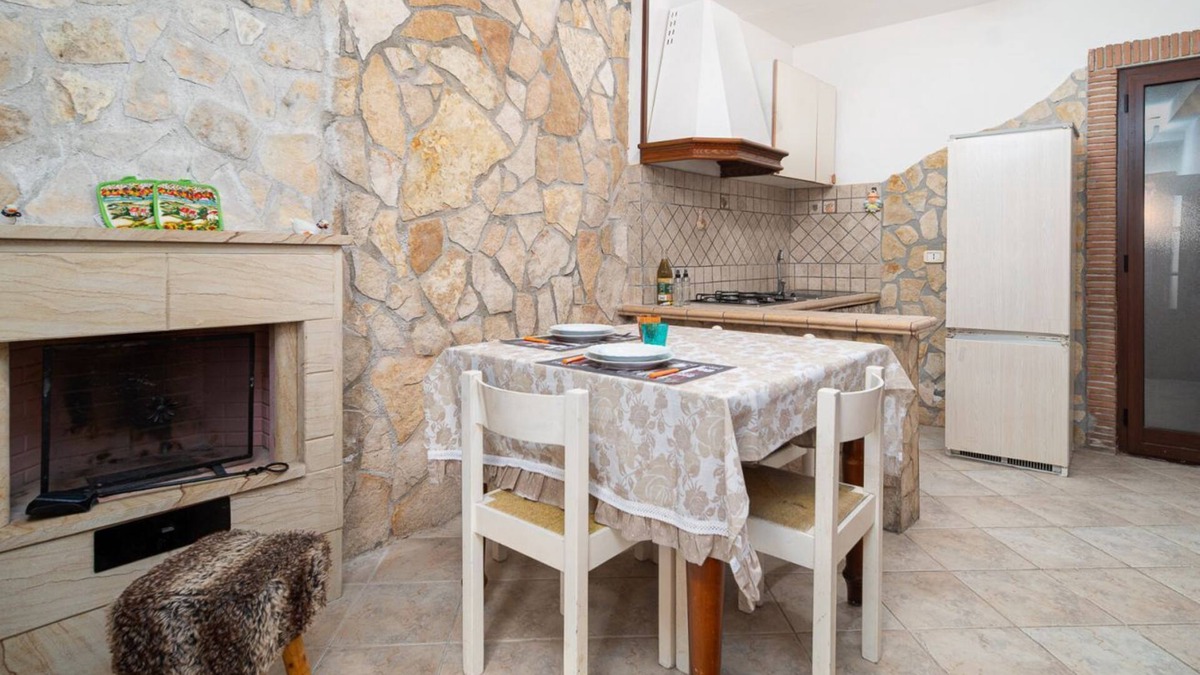 Allumiere Apartment | Serenity House by Rentbeat