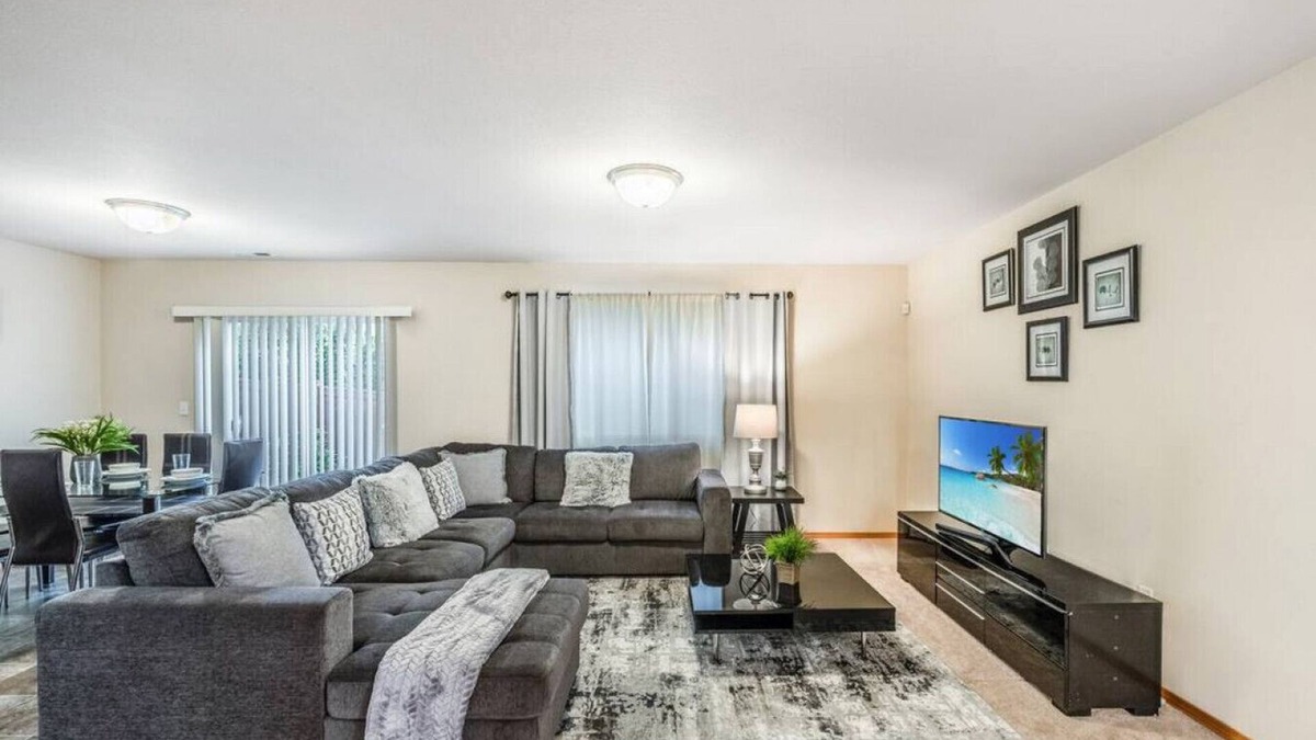 Holly House | Serenity in Prime Everett Craftsman Near Boeing!