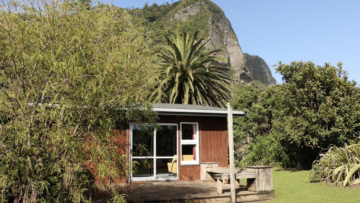 Punakaiki Cottage | Serenity in Punakaiki - Free wifi
