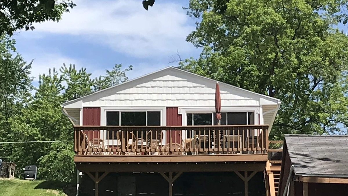 Springport Cottage | Serenity Now Lake Cottage - Cozy, Peaceful Mid-Michigan Retreat