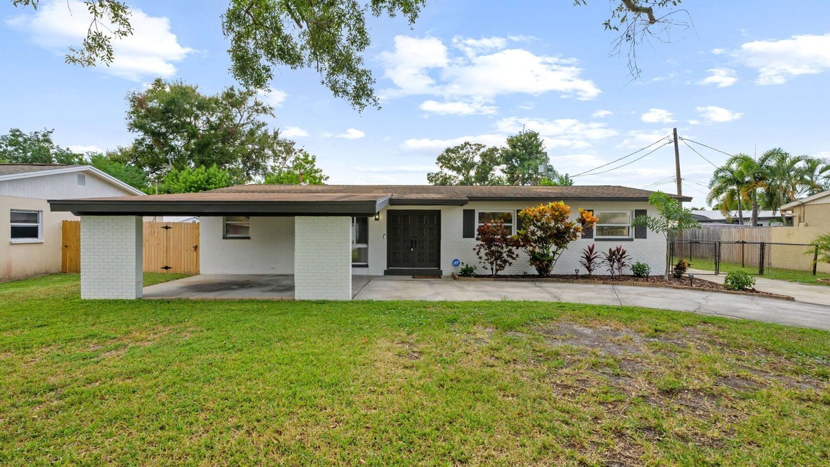 Seminole House | Serenity on Lark St. - 4BD/2BA Pool Home