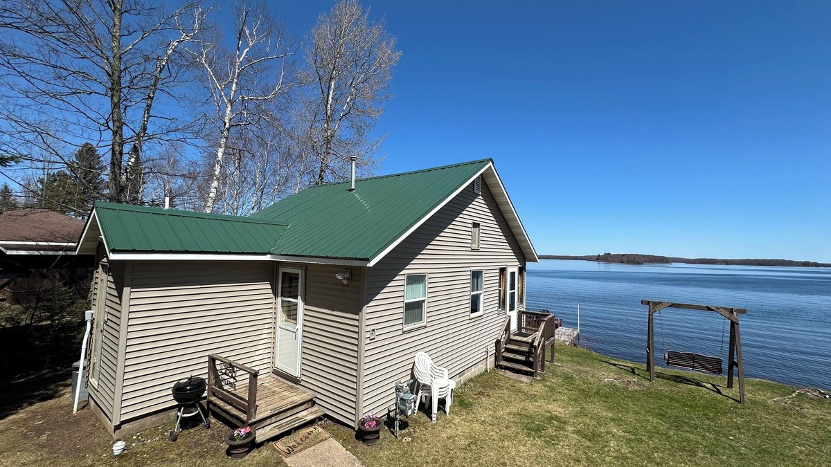 Phelps Cabin | Serenity on the Lake - Lac Vieux Desert