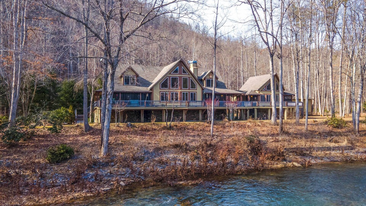 Lewisburg Cabin | 'Serenity on the River' Luxe Lewisburg Cabin!