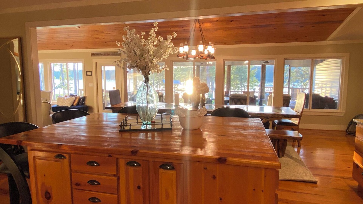 Fort Gaines House | Serenity Shores – 6BR Lakefront Haven
