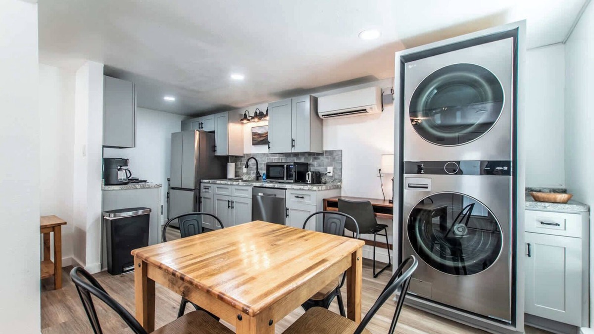 Del Mar Apartment | Serenity Suites C Sum
