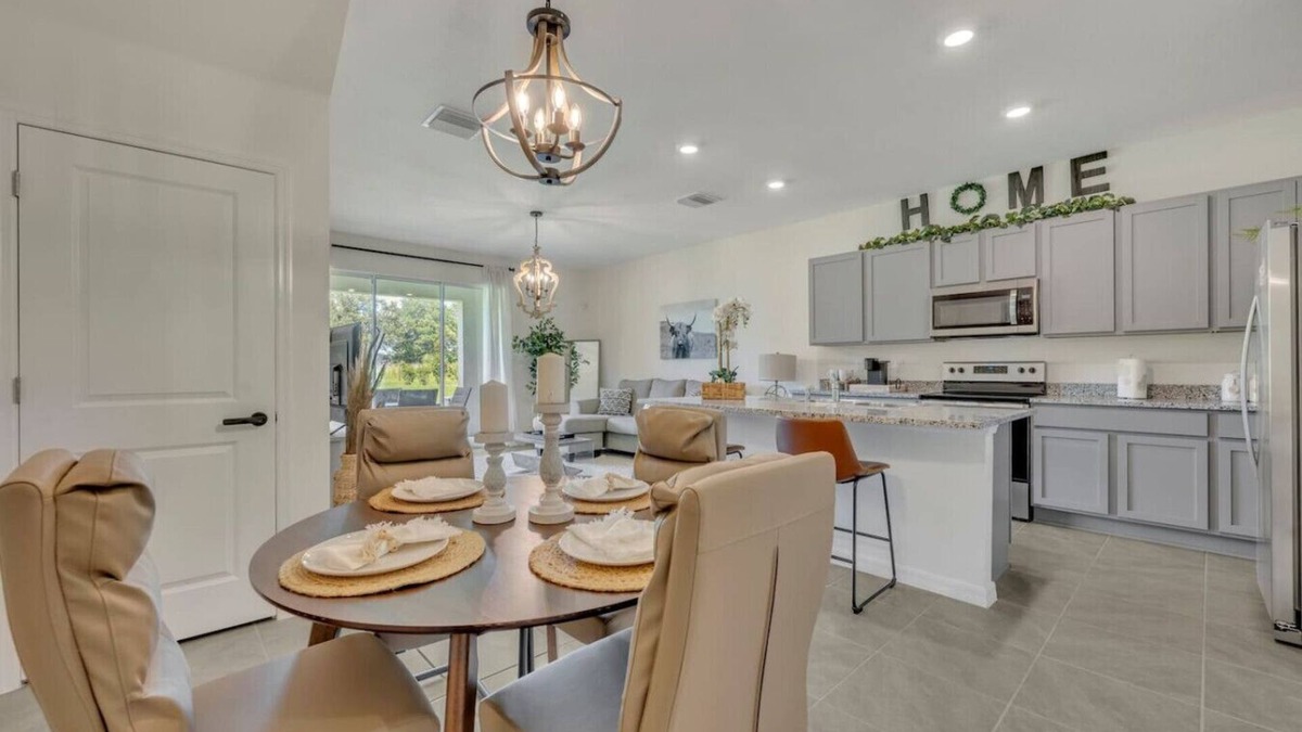 Plant City Apartment | Serenity Townhouse|Pool, Gym, Hiking & Parks
