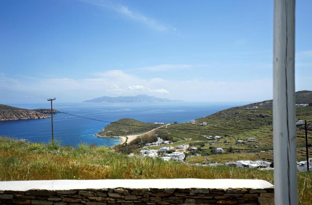 Livadi House | Serifos cozy home with a view