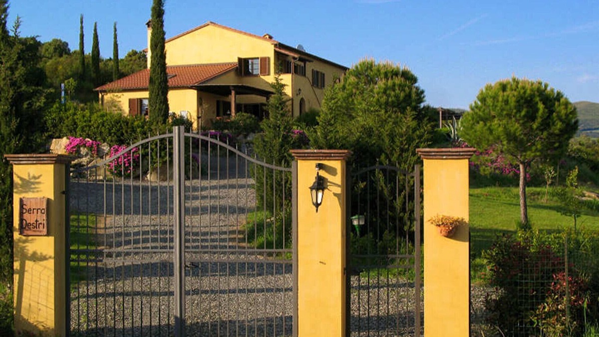 Riparbella Apartment | Serra Destri, 3-room apt. in country house, pool, panoramic, view to sea, relax