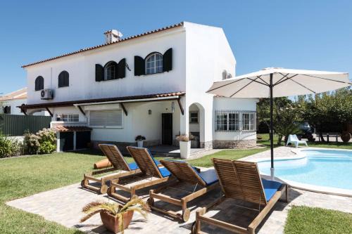 Faulha Villa | Sesimbra Stylish Villa by Homing