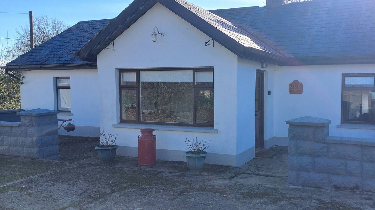 Killotteran Other | Seskin Farmhouse on a working Dairy Farm