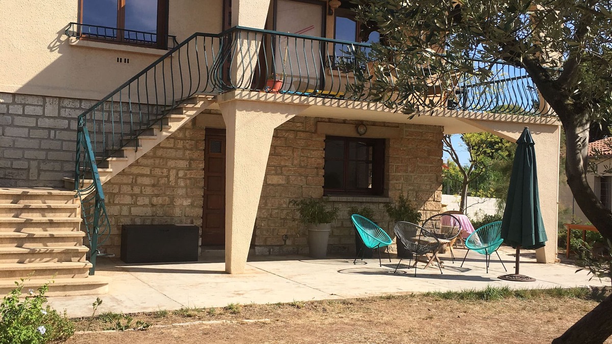 Sete Apartment | SETE rental 500 meters from the beaches, quiet residential area with trees.