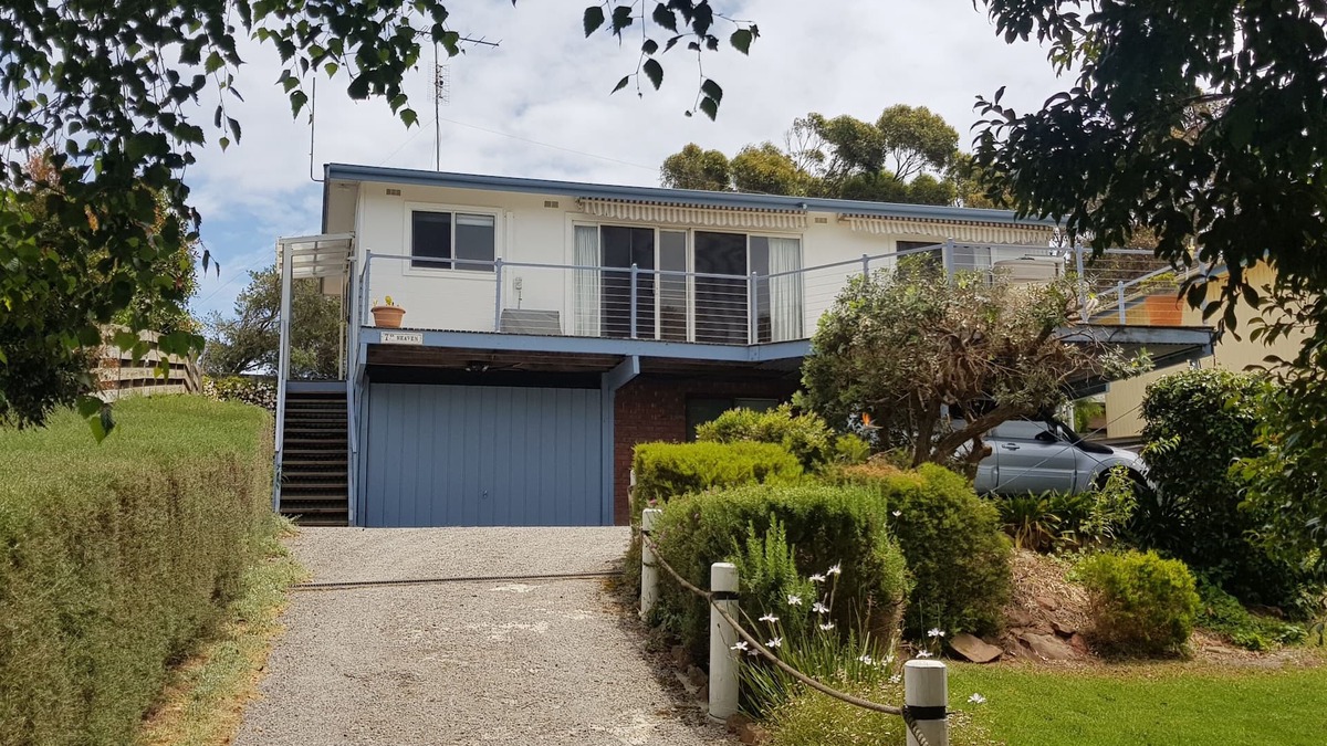 Cape Paterson House | "Seventh Heaven" a family friendly holiday home. 2 levels, sleeps up to 9