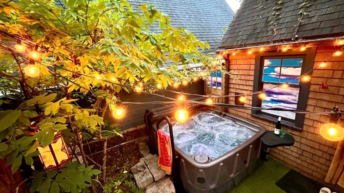 Appleton House | SevenTwenty: Hot Tub Under the Stars - Appleton’s Cozy Hideaway