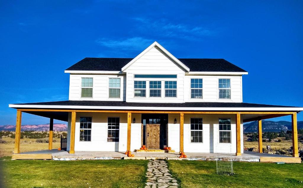 Hatch House | Sevier River Farmhouse 1