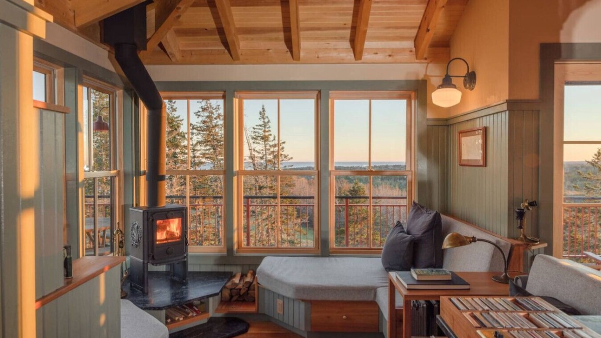 Lunenburg County Apartment | Shackup Tower - 30 ft in the air & hot tub & surf