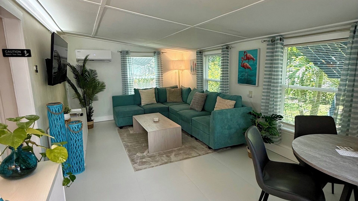 Stuart Cottage | Shady Acres Owner’s Suite