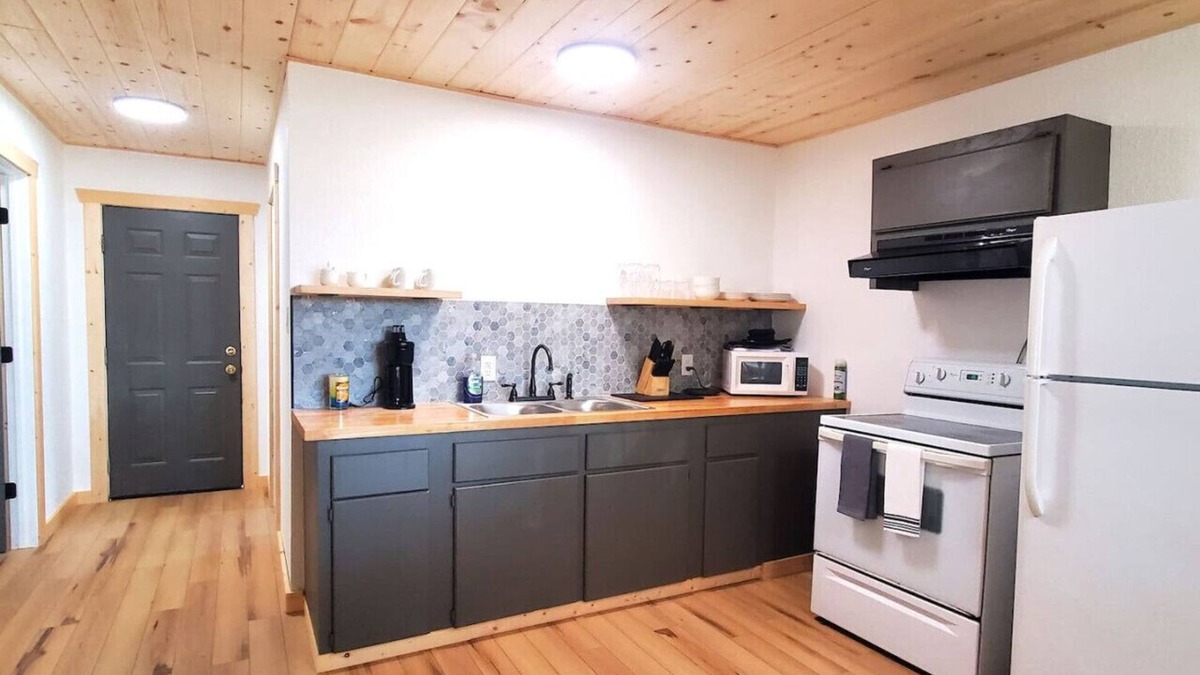 Sulphur House | Shady Cove -Tucked away in a cove near Lake of the Arbuckles