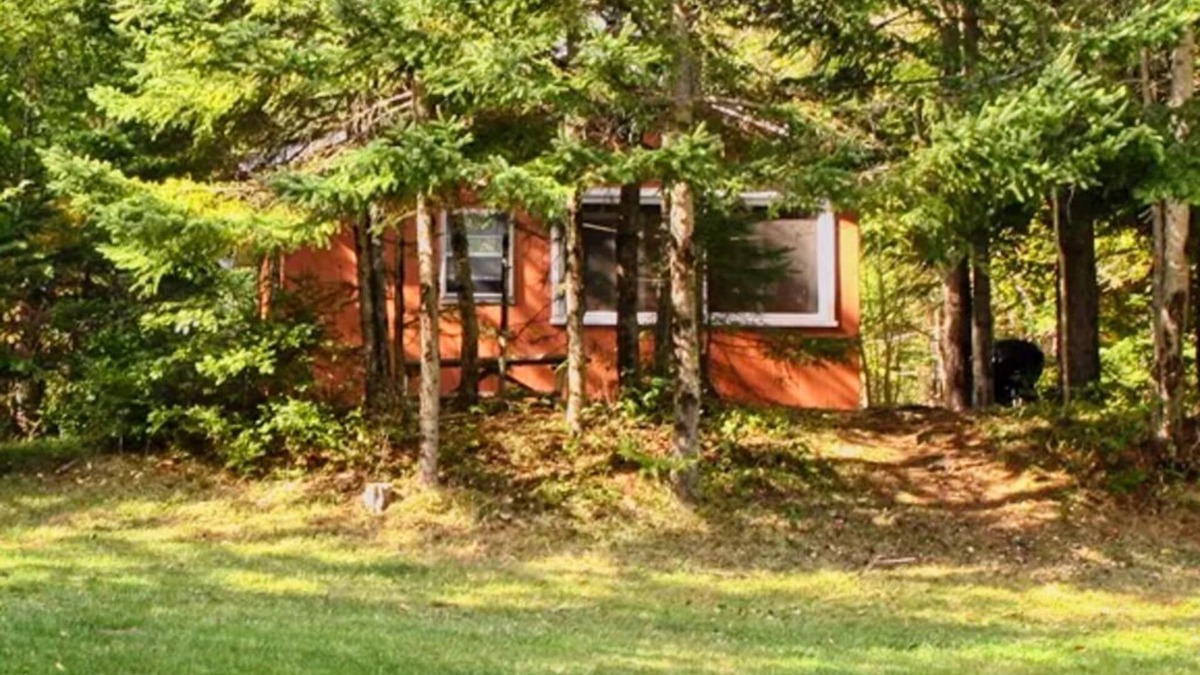 Murray Harbour Cottage | Shady Nook - 2 Bedroom Cottage Forest & Lake PEI Cottages