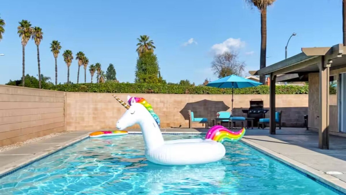 Riverside House | Shalimars Serenity, Spacious Pool, Jacuzzi,Games, Massage Chair, Patio Furniture