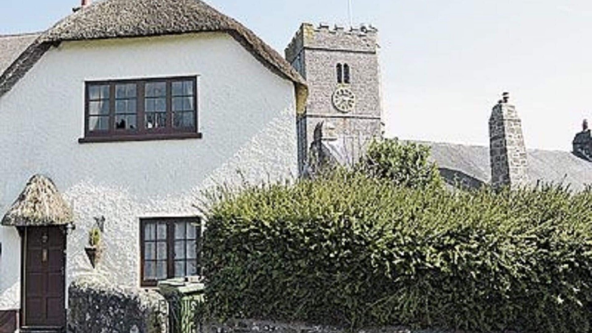 Ilsington Cottage | Shamrock Cottage Great Location- Pets Welcome free of charge
